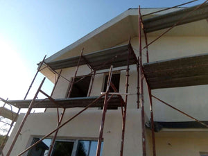 Application d'une amorce décorative ignifuge pour le projet de maison à Saftica thumbnail