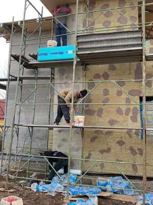 Construction d'une maison à étages avec isolation thermique en laine de roche pour les façades thumbnail
