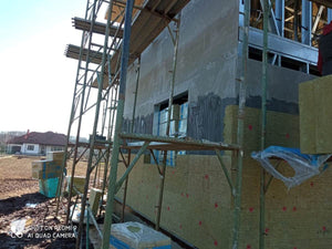 Construction d'une maison à étages avec isolation thermique en laine de roche pour les façades thumbnail