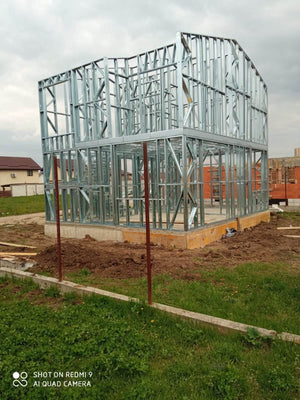 Montage de l'étage pour une maison avec une structure métallique de 115 mètres carrés à Berceni thumbnail