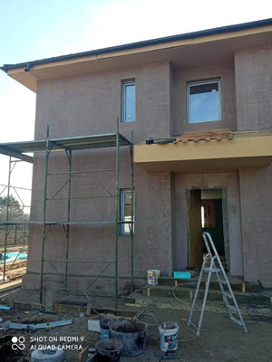 Application de treillis en fibre de verre avec adhésif et mastic pour la maison à Snagov thumbnail