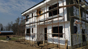 Application de mastic pour le projet de maison de 155 mètres carrés thumbnail