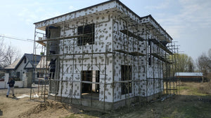Application de mastic pour le projet de maison de 155 mètres carrés thumbnail