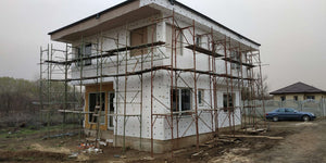 Application de mastic pour le projet de maison de 155 mètres carrés thumbnail