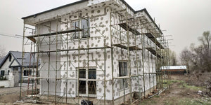 Application de mastic pour le projet de maison de 155 mètres carrés thumbnail