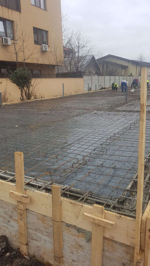 Renforcement de la dalle de fondation de la construction de la halle métallique de 480 mètres carrés thumbnail