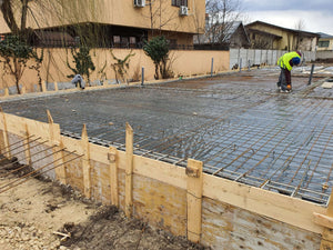 Renforcement de la dalle de fondation de la construction de la halle métallique de 480 mètres carrés thumbnail