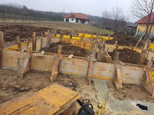Maison en métal à Snagov de 162 mètres carrés, coffrage, renforcement et coulée des poutres de fondation thumbnail