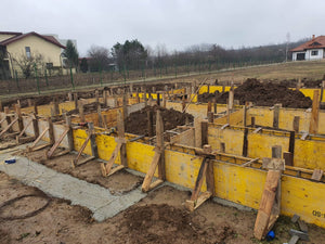 Maison en métal à Snagov de 162 mètres carrés, coffrage, renforcement et coulée des poutres de fondation thumbnail