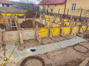 Maison en métal à Snagov de 162 mètres carrés, coffrage, renforcement et coulée des poutres de fondation thumbnail