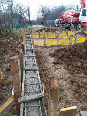 Maison en métal à Snagov de 162 mètres carrés, coffrage, renforcement et coulée des poutres de fondation thumbnail