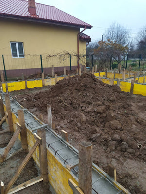 Maison en métal à Snagov de 162 mètres carrés, coffrage, renforcement et coulée des poutres de fondation thumbnail