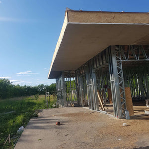 Construction de la garde et de l'aménagement paysager pour le projet de maison de 320 mètres carrés à Snagov thumbnail