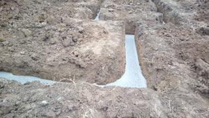 Construction d'une maison en métal de 162 mètres carrés à Snagov, coulée de la semelle de fondation thumbnail