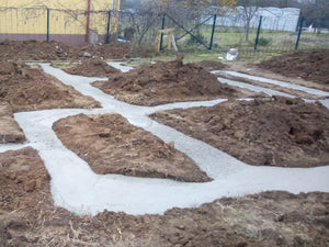 Construction d'une maison en métal de 162 mètres carrés à Snagov, coulée de la semelle de fondation thumbnail