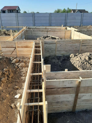 Construction d'une maison de plain-pied de 120 mètres carrés à Braila, coffrage et armature de la fondation thumbnail