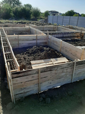 Construction d'une maison de plain-pied de 120 mètres carrés à Braila, coffrage et armature de la fondation thumbnail