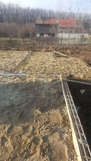 Construction de la fondation pour une maison sur structure métallique à Saftica thumbnail