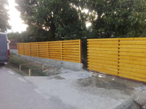 Construction d'un mur de clôture en béton et en bois GA03 thumbnail