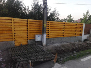 Construction d'un mur de clôture en béton et en bois GA03 thumbnail