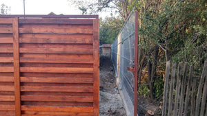 Construction d'un mur de clôture en béton et en bois GA02 à Otopeni thumbnail