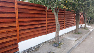 Construction d'un mur de clôture en béton et en bois GA02 à Otopeni thumbnail