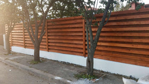 Construction d'un mur de clôture en béton et en bois GA02 à Otopeni thumbnail