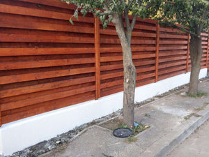 Construction d'un mur de clôture en béton et en bois GA02 à Otopeni thumbnail