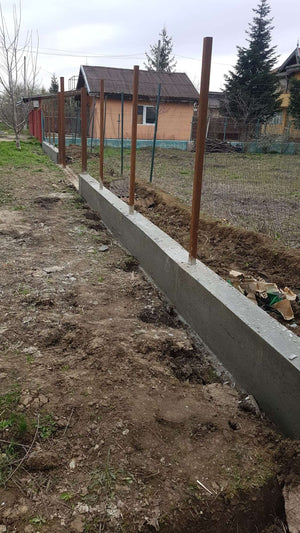 Construction du socle en béton armé pour le mur de clôture g06 thumbnail