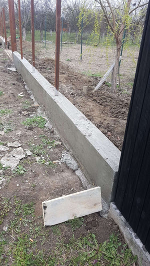 Construction du socle en béton armé pour le mur de clôture g06 thumbnail