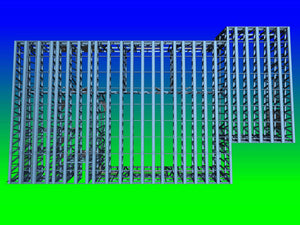 Construction d'un hangar de 240 mètres carrés, montage de la structure métallique thumbnail
