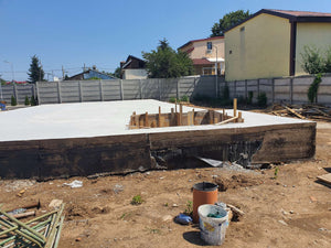 Construction d'un hangar métallique de 240 mètres carrés, coulée de la dalle de fondation thumbnail