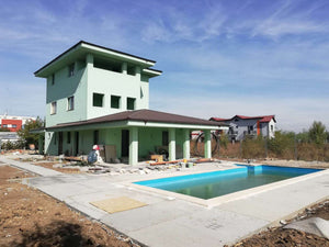 Construction d'une piscine de 48 mètres carrés pour un projet de maison thumbnail