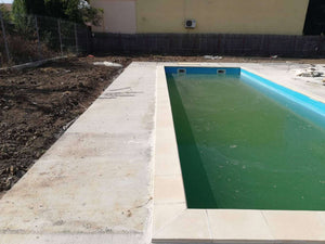 Construction d'une piscine de 48 mètres carrés pour un projet de maison thumbnail