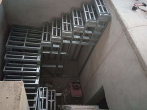 Construction d'un escalier intérieur pour le sous-sol d'une halle métallique
 thumbnail