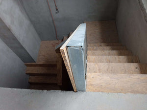 Construction d'un escalier intérieur pour le sous-sol d'une halle métallique
 thumbnail
