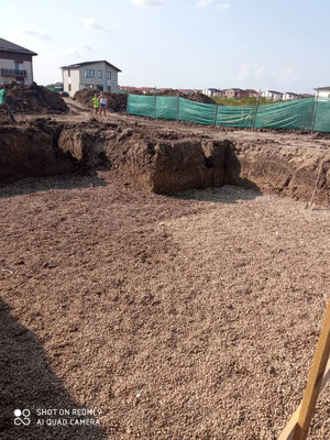 Construction d'une villa de 420 mètres carrés à Ilfov, excavation de la fondation et couche capillaire thumbnail