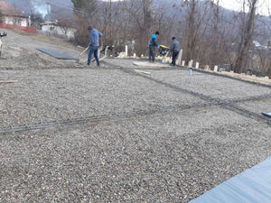 Démoulage des poutres de fondation et compactage pour la pension agrotouristique de 220 mètres carrés thumbnail