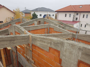 Démoulage des poutres et revêtement extérieur en polystyrène pour la maison en briques à Mogosoaia thumbnail
