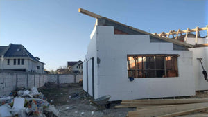 Démoulage des poutres et revêtement extérieur en polystyrène pour la maison en briques à Mogosoaia thumbnail