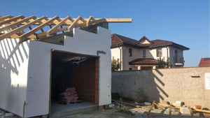 Démoulage des poutres et revêtement extérieur en polystyrène pour la maison en briques à Mogosoaia thumbnail