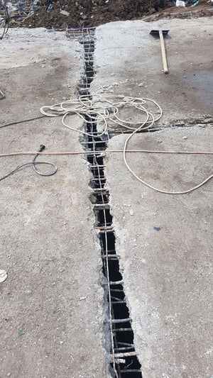 Démolition pour la consolidation du sous-sol existant de la construction de la halle de 240 mètres carrés thumbnail