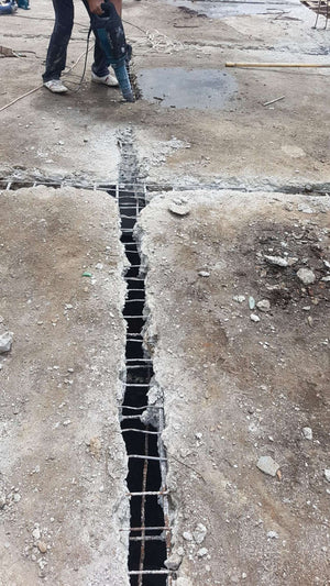 Démolition pour la consolidation du sous-sol existant de la construction de la halle de 240 mètres carrés thumbnail