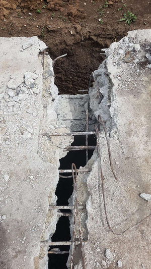 Démolition pour la consolidation du sous-sol existant de la construction de la halle de 240 mètres carrés thumbnail