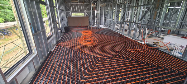 Detaliu montaj sistem incalzire prin pardoseala inainte de turnarea sapei