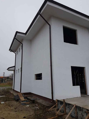 Construction des façades et du toit pour le projet de maison en métal de 260 mètres carrés thumbnail