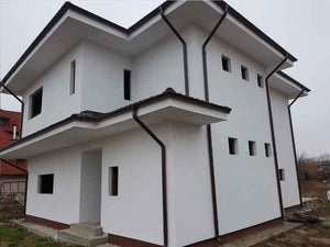 Construction des façades et du toit pour le projet de maison en métal de 260 mètres carrés thumbnail