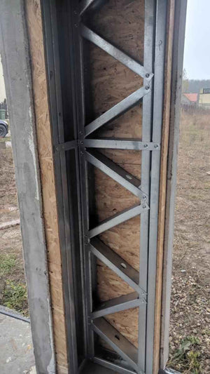 Montage de la toiture et finition des façades pour le projet de maison de 174 mètres carrés thumbnail