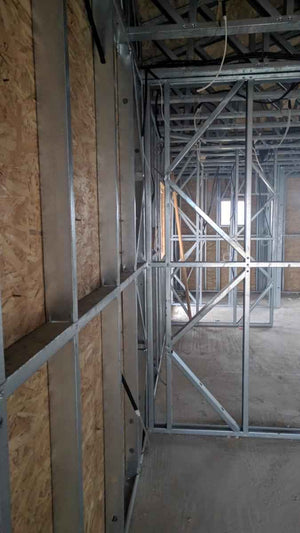 Montage de la toiture et finition des façades pour le projet de maison de 174 mètres carrés thumbnail