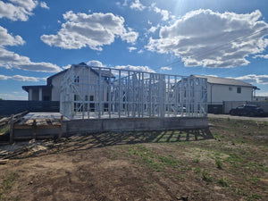Achèvement de la structure métallique pour deux maisons de plain-pied dans la commune de Berceni thumbnail